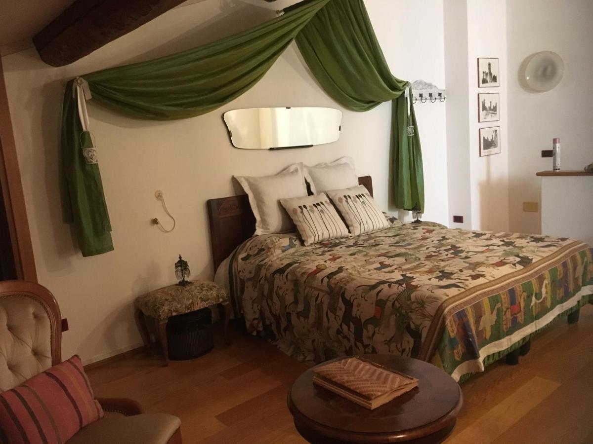 Bed And Breakfast Villa Franca Villafranca di Verona Eksteriør billede